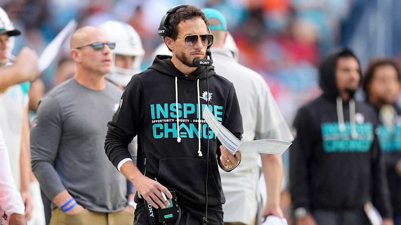 Mike McDaniel Visits Tampa Bay Buccaneers for OC Interview