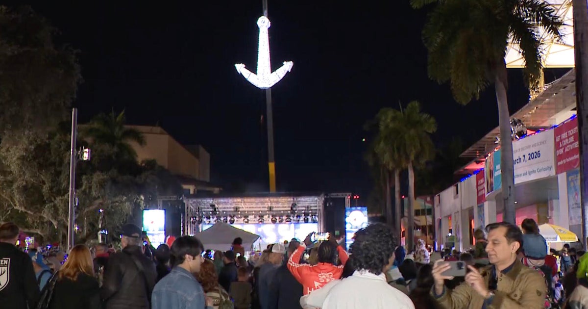 Chilly temperatures don't stop New Year's Eve celebrations across South Florida