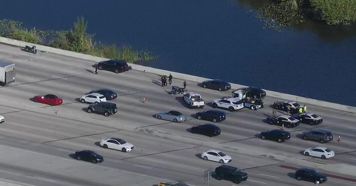 2 Miami motormen injured in crash on Dolphin Expressway, police say