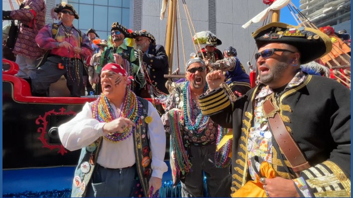 Rough seas ahead of Gasparilla Invasion prompt calls for caution from mayor, pirates, boaters