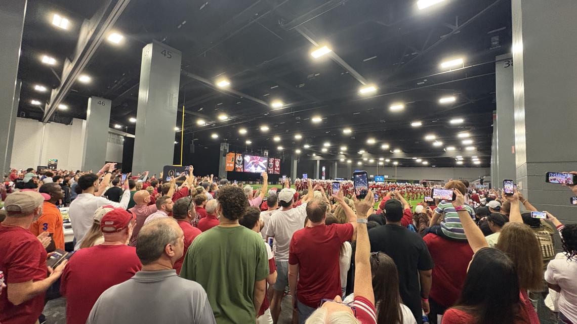 IU Fans flock to Miami for team's 1st CFP National Championship game