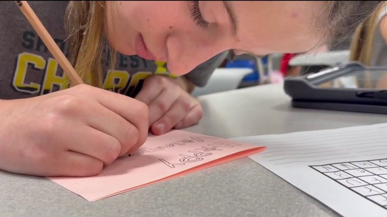 Students create Valentine's Day cards for seniors