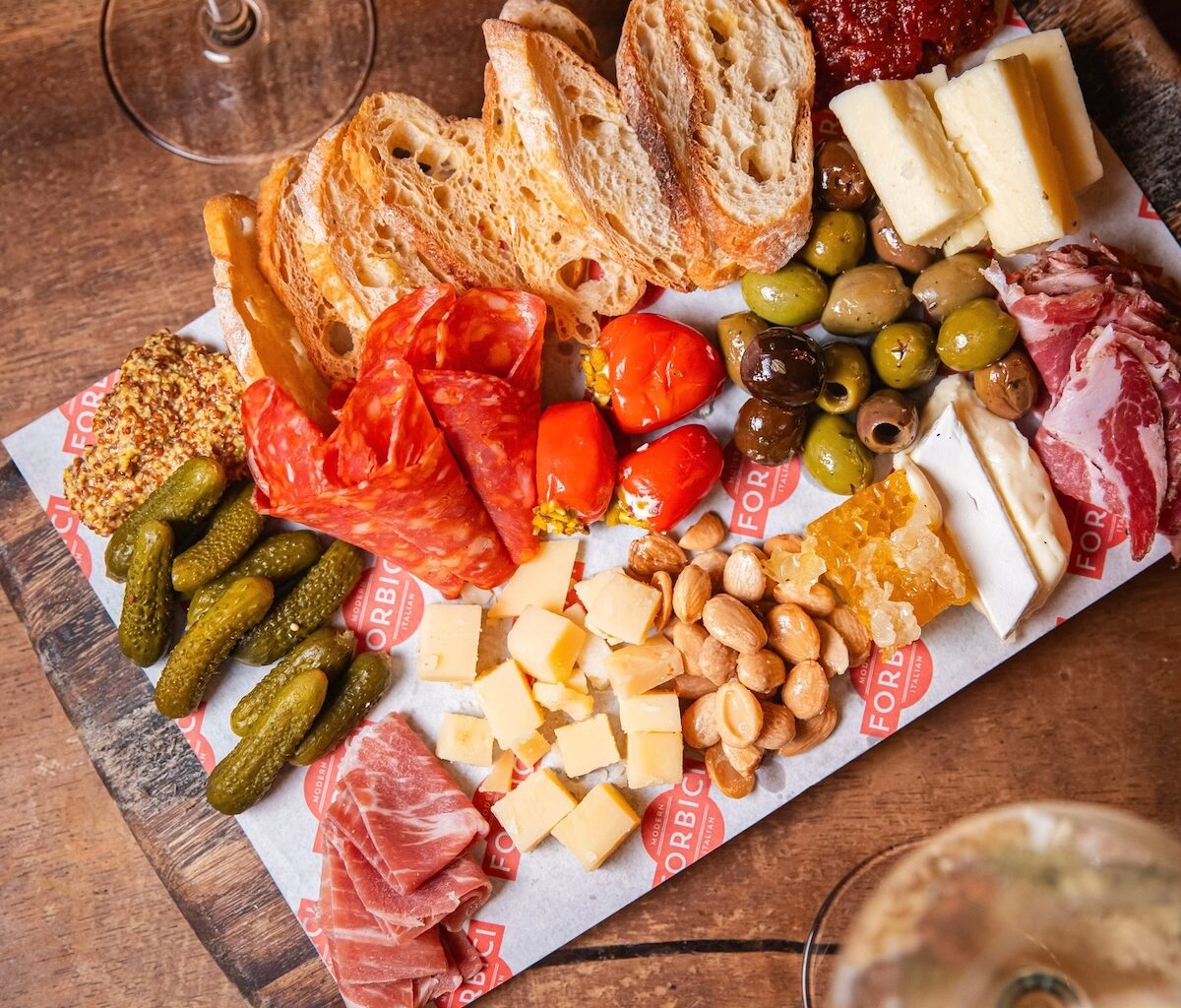 Forbici Modern Italian Opening in Late April