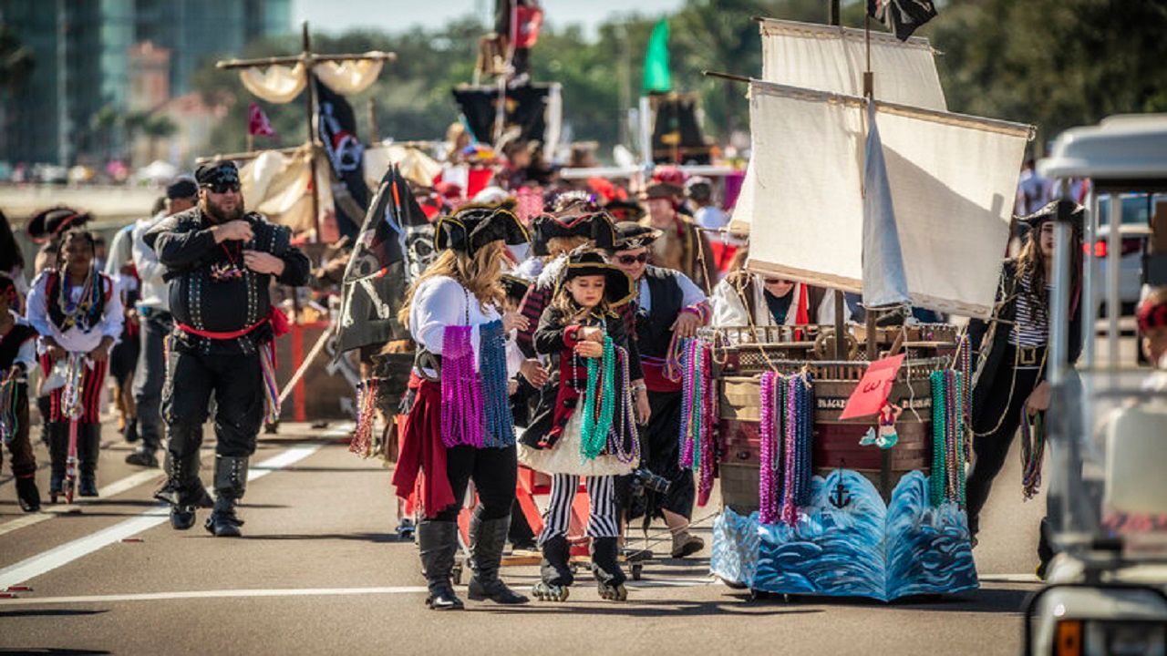 Tens of thousands of people are expected to line Bayshore Boulevard this weekend for the Gasparilla Kids Parade, the first of three major parades celebrating Tampa’s pirate history. (Spectrum News image)