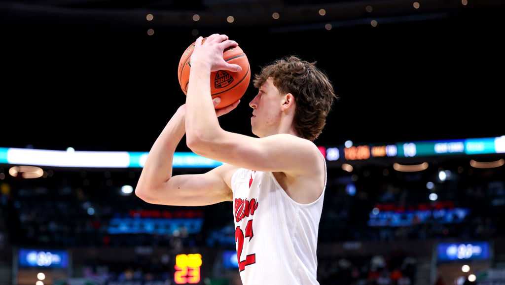 Miami RedHawks gaining national attention with undefeated start to season