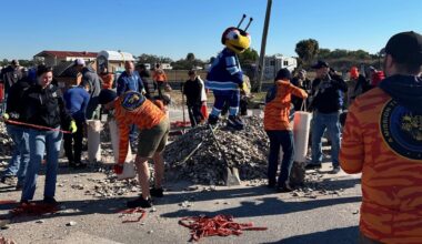 NHL, Lightning join FORCE BLUE to help preserve 'living shoreline' in Tampa Bay