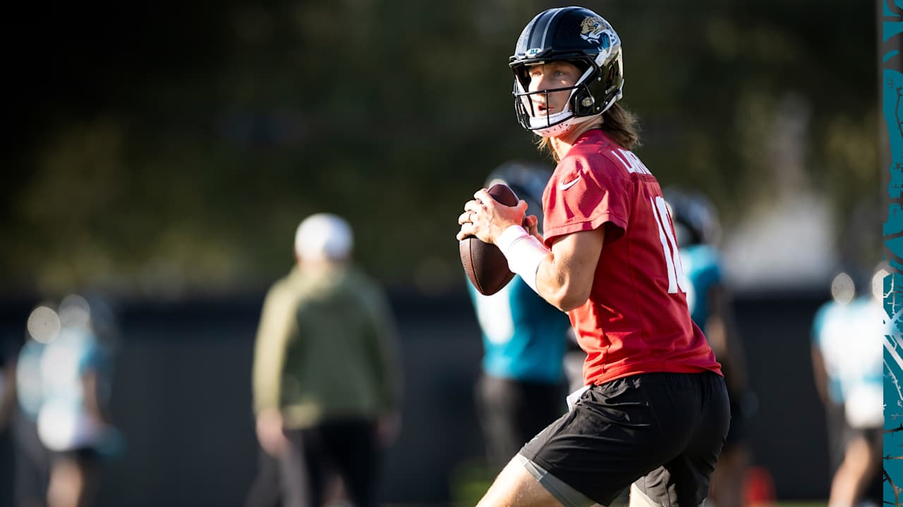 RB Bhayshul Tuten Practices Full Wednesday Before Week 18 vs. Titans