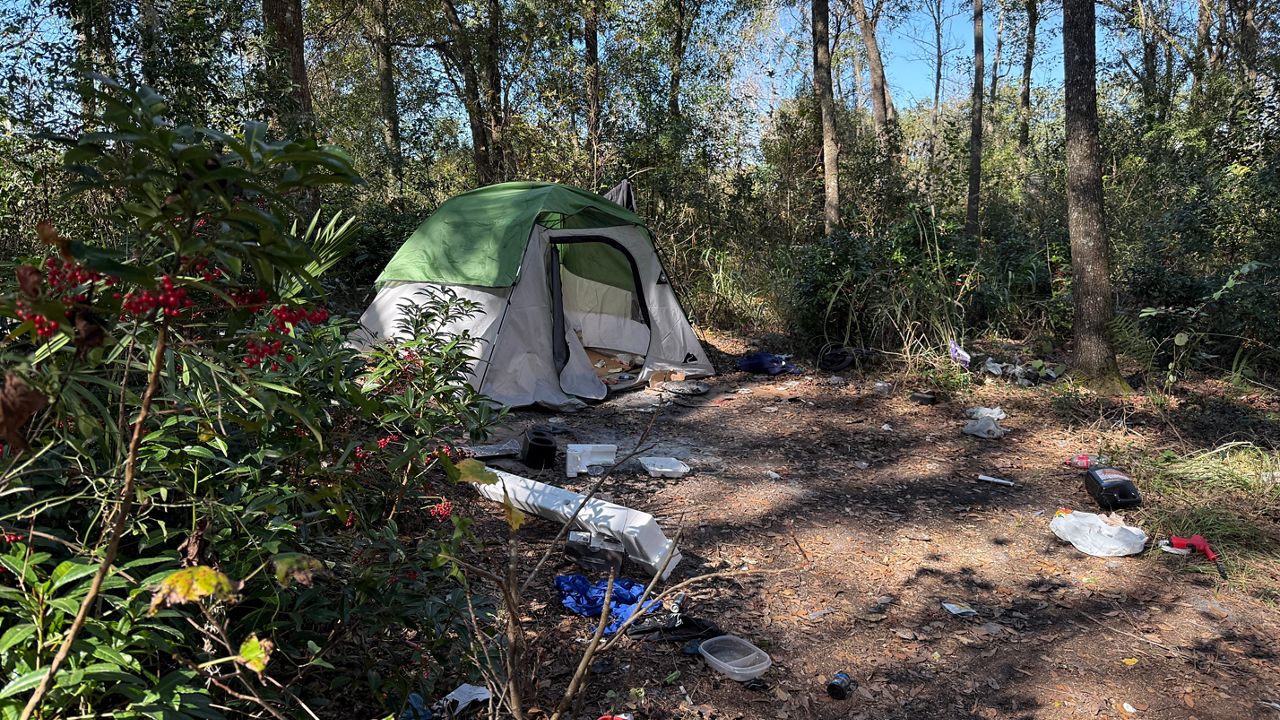 A homeless encampment encountered by volunteers. (Spectrum News)