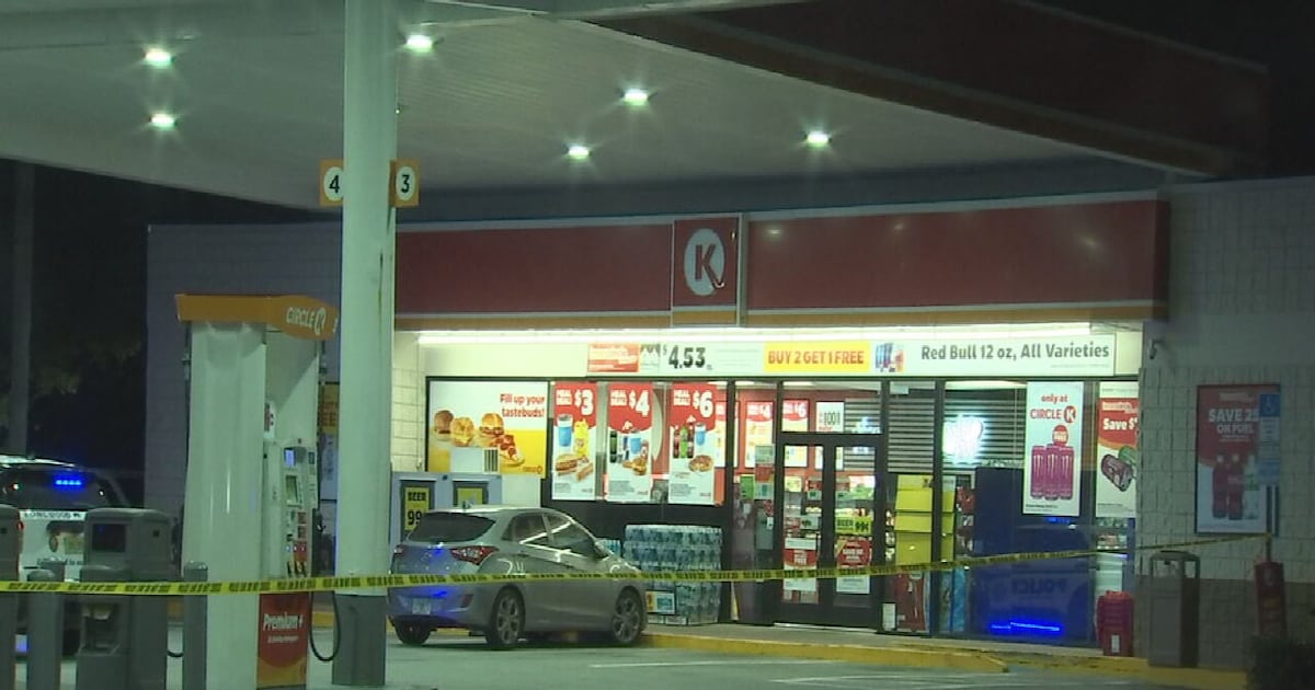 Longwood police officer shoots man inside convenience store – WFTV