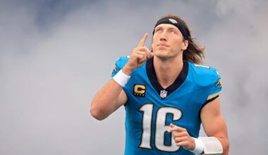 Video shows fan squatting Jacksonville Jaguars QB Trevor Lawrence – KIRO 7 News Seattle