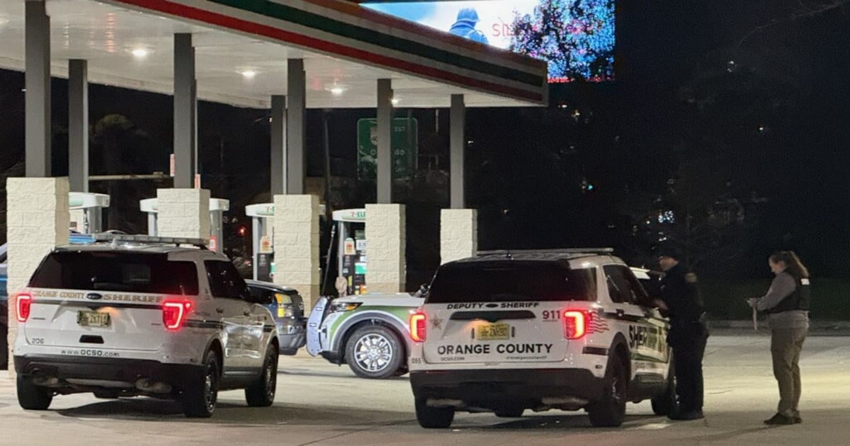 Man found shot outside Orange County convenience store, deputies say – WFTV