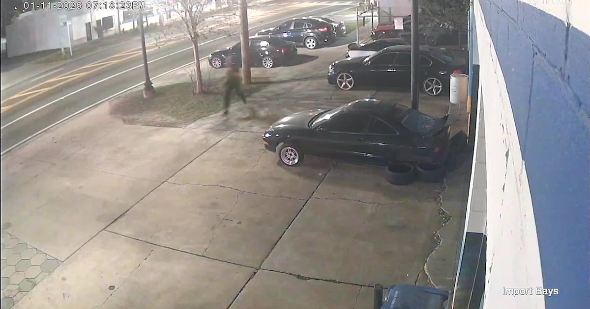 Police investigate Northside shooting; video shows officer chasing suspect in Jacksonville – Action News Jax