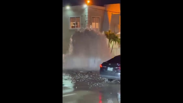 Water main break floods Hollywood street; service disrupted, boil water advisory possible