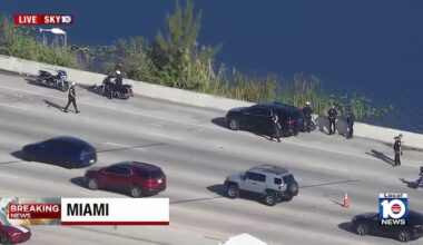 2 officers hit by SUV on Dolphin Expressway