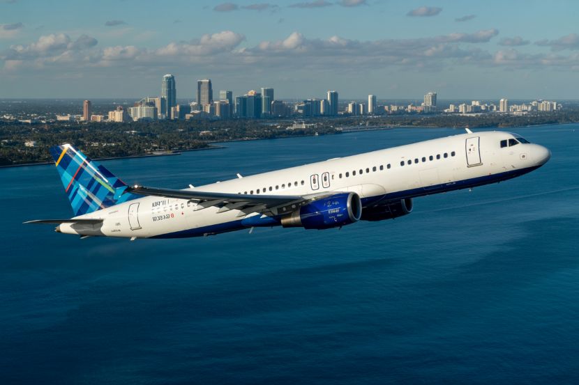 Jetblue aircraft taking off from fort lauderdale international airport