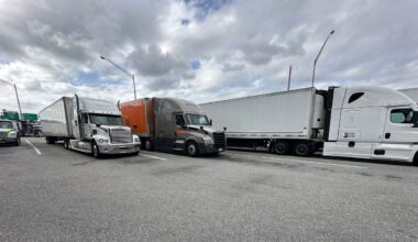 Truck parking is hard to come by at the I-4 Longwood stops. (Spectrum News/Jerry Hume)
