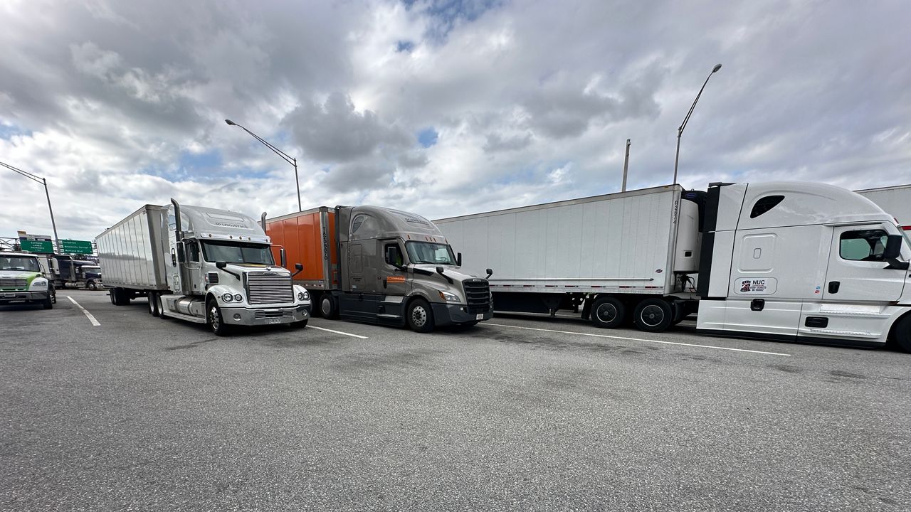 Truck parking is hard to come by at the I-4 Longwood stops. (Spectrum News/Jerry Hume)