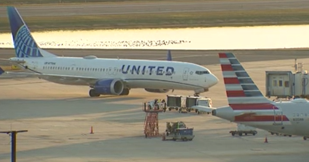 United flight suffers 'mechanical issue' landing at Orlando airport; groundstop issued