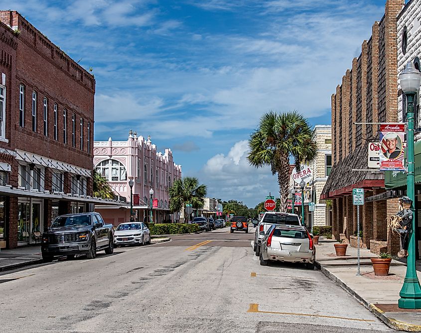 Historic district view down Oak Street in Arcadia, Florida