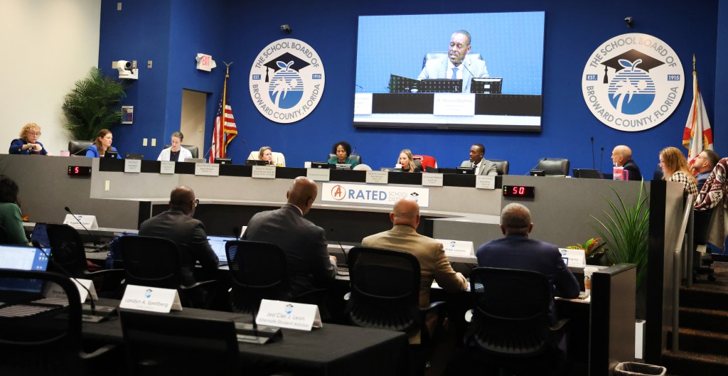 Referendum bonuses to end for highest-paid Broward school staff