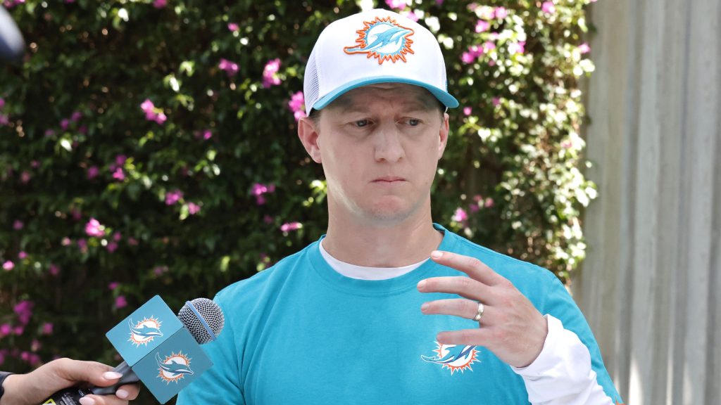 Miami Dolphins promoting Bobby Slowik to offensive coordinator