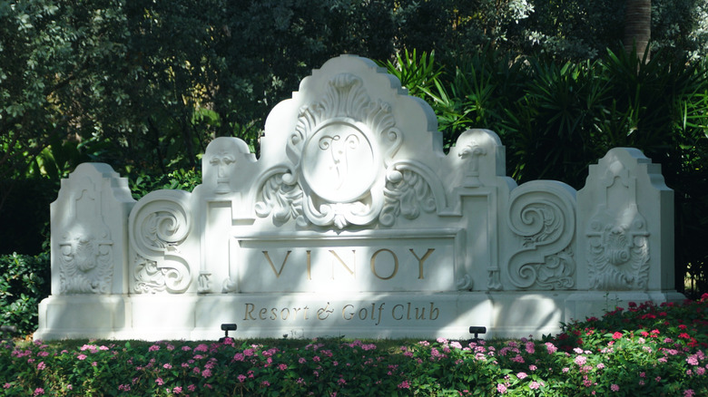 The Vinoy Resort and Golf Club sign