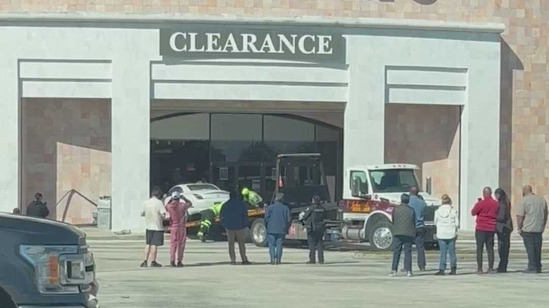 Car crashes into Fashion Square Mall in Orlando