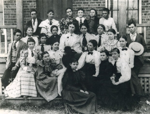 The entire student body of Orlando High School about 1895. (Orange County Regional History Center/Sentinel file)