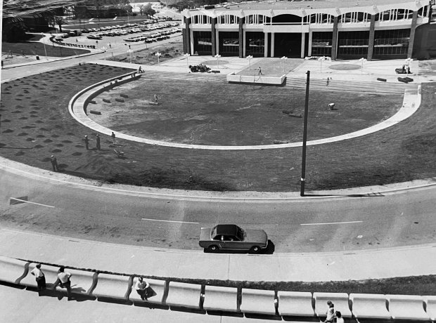 Construction continues on UCF's iconic reflection pond across from the library at Florida Technological University in this Sept. 9, 1970 photo. (Sentinel file)