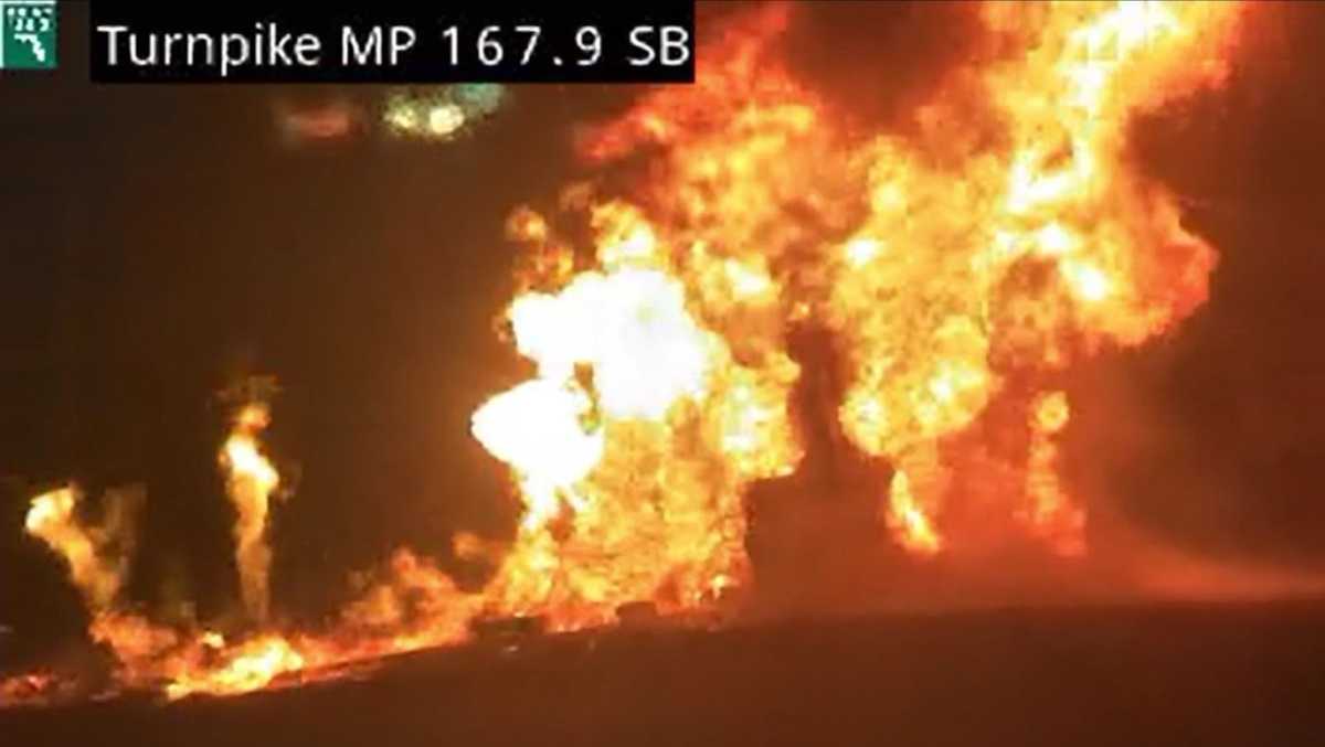 Car fire closes Florida's Turnpike in Fort Pierce