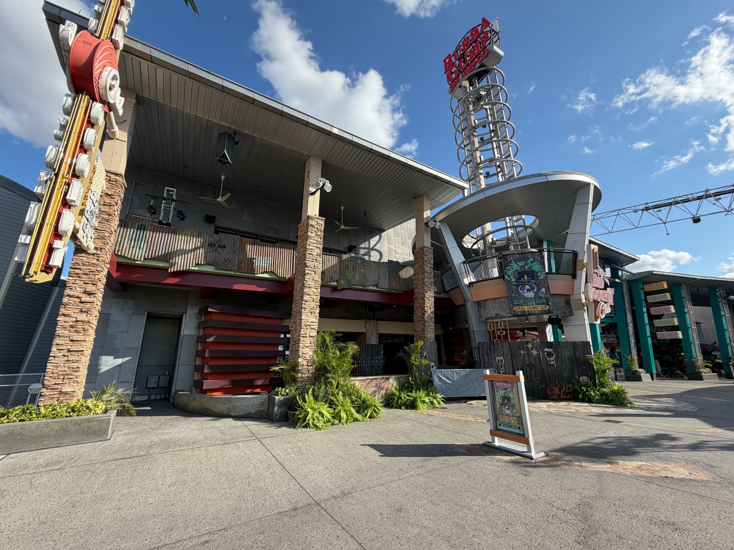 Red Coconut Club's Mardi Gras Transformation Begins at Universal CityWalk