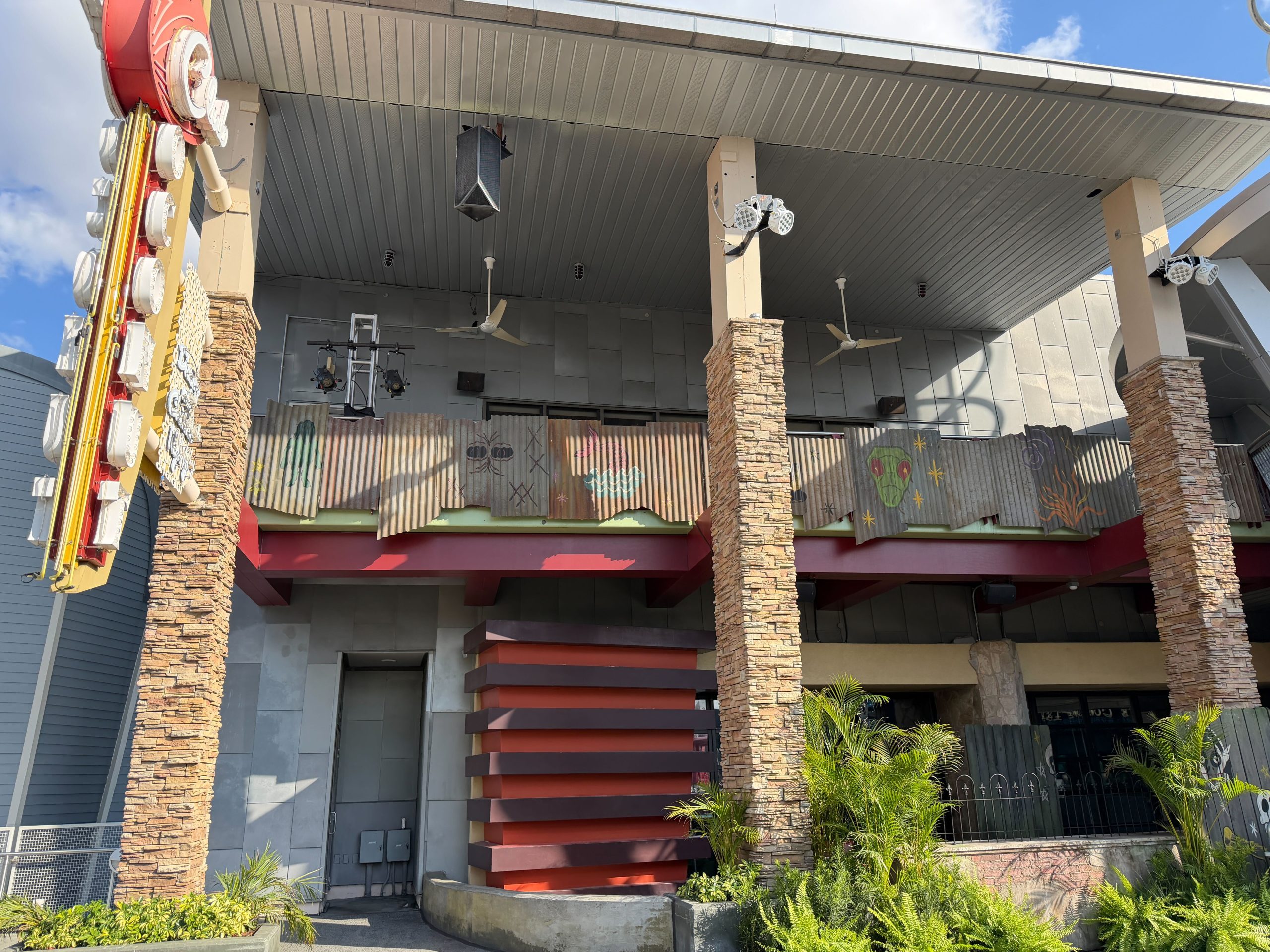 Red Coconut Club's Mardi Gras Transformation Begins at Universal CityWalk