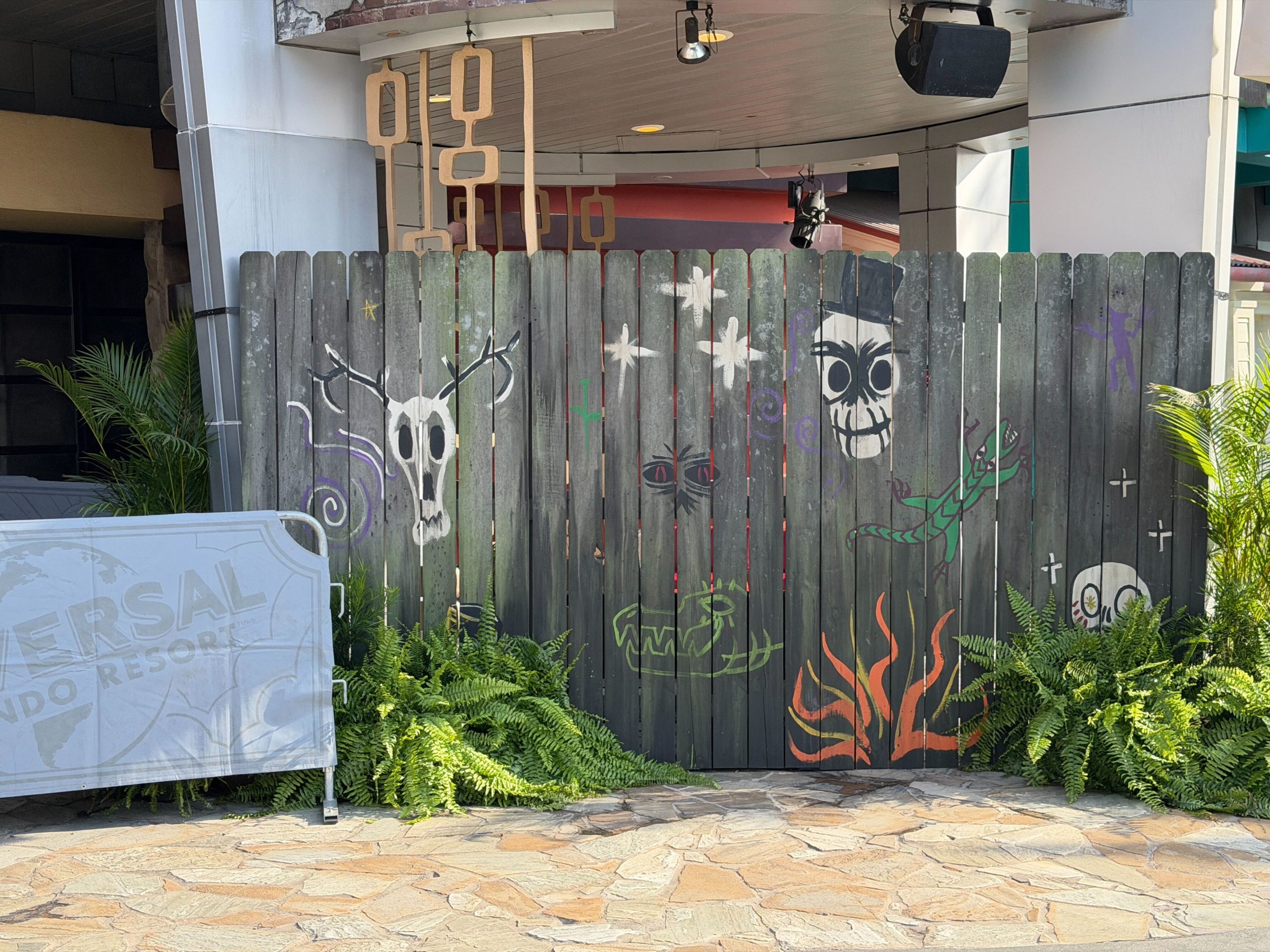 Red Coconut Club's Mardi Gras Transformation Begins at Universal CityWalk