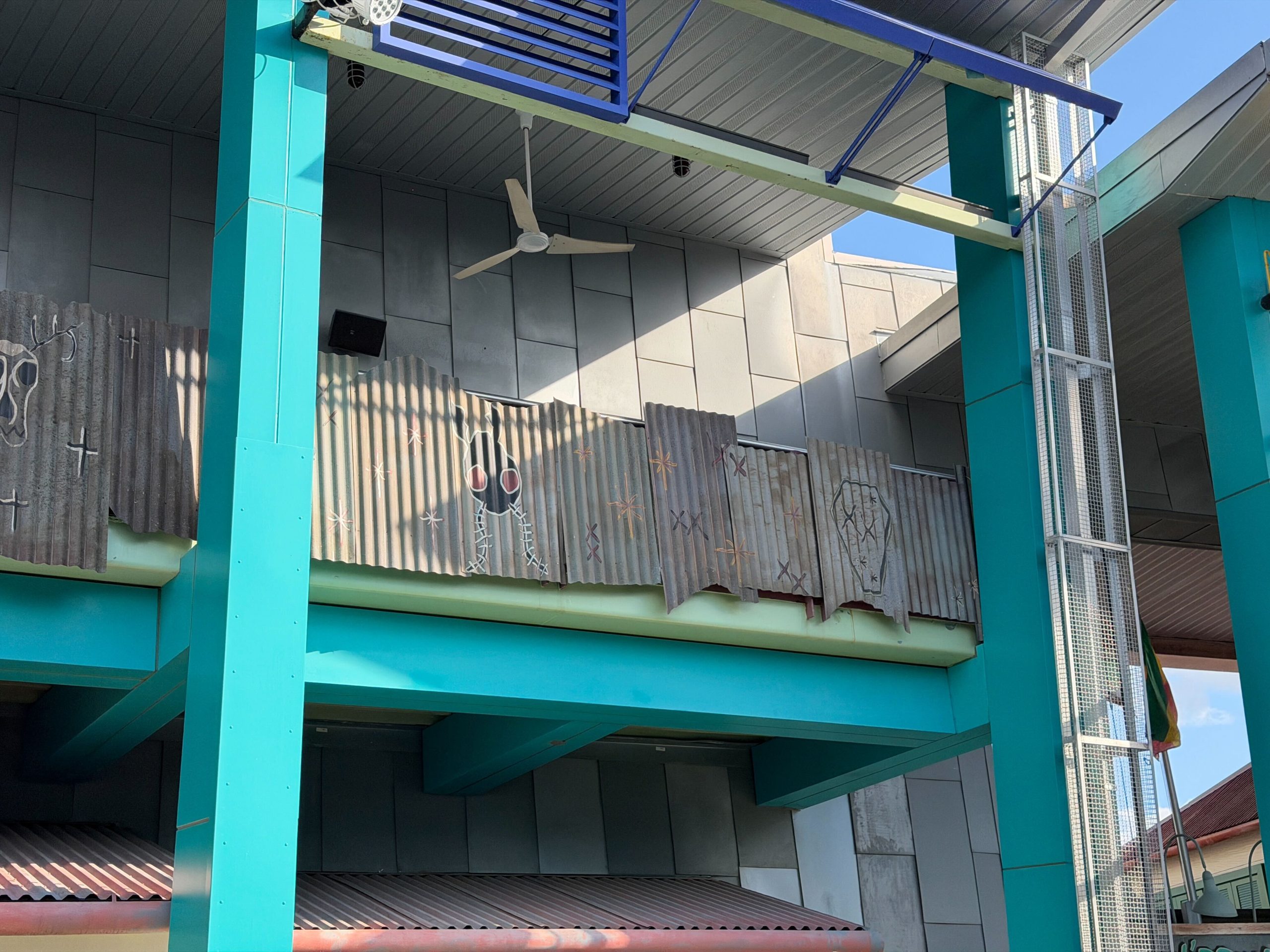 Red Coconut Club's Mardi Gras Transformation Begins at Universal CityWalk