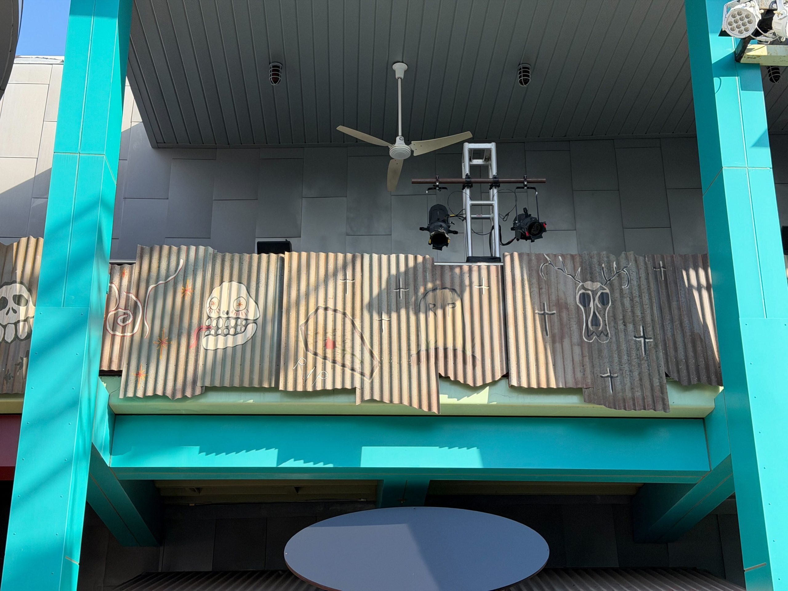 Red Coconut Club's Mardi Gras Transformation Begins at Universal CityWalk