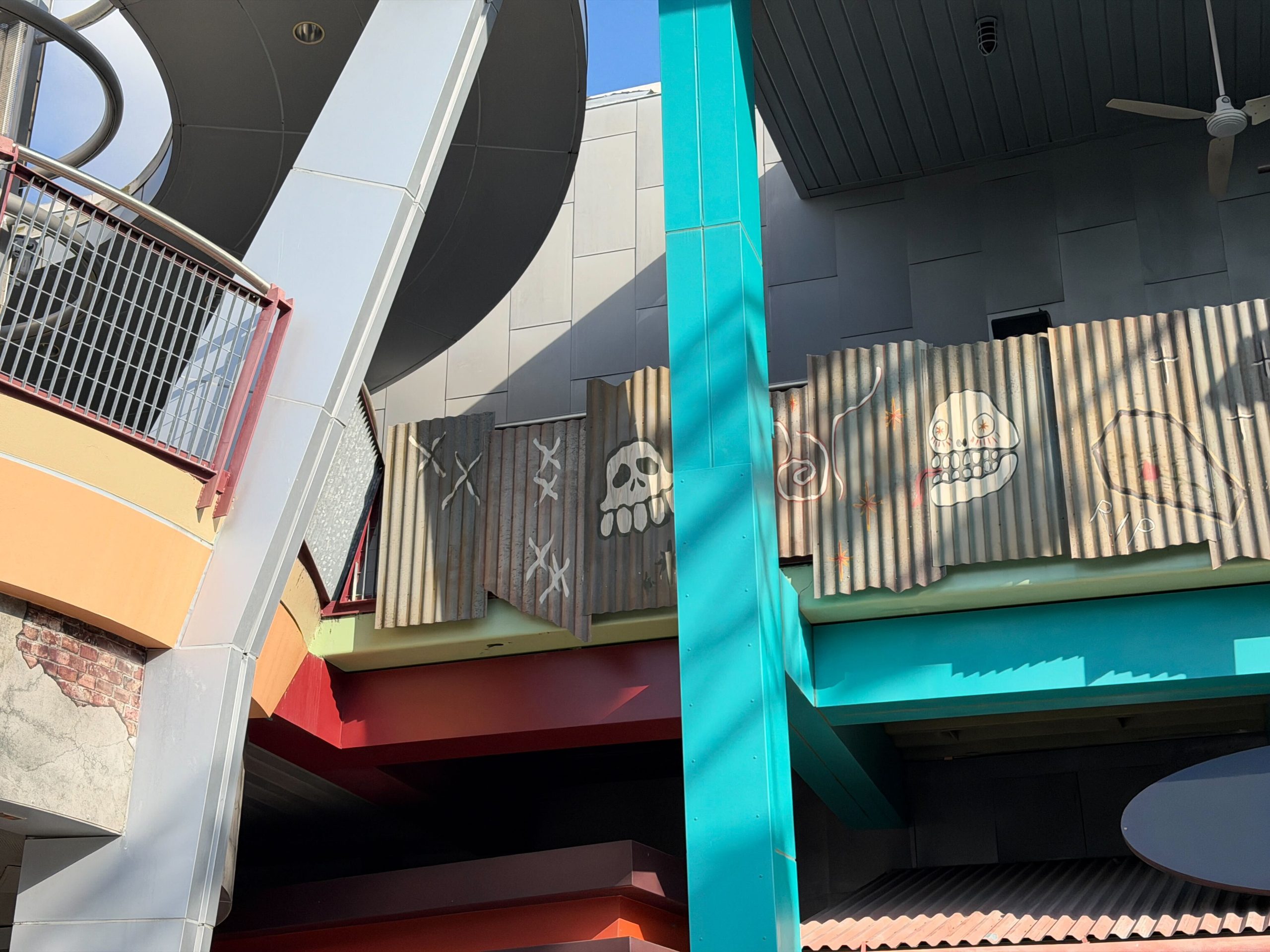 Red Coconut Club's Mardi Gras Transformation Begins at Universal CityWalk