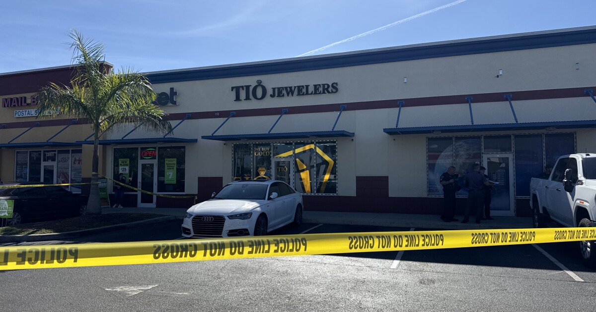 Cape Coral Police investigating armed robbery at jewelry store