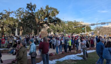 Tallahasseeans gather in memory of Renee Good