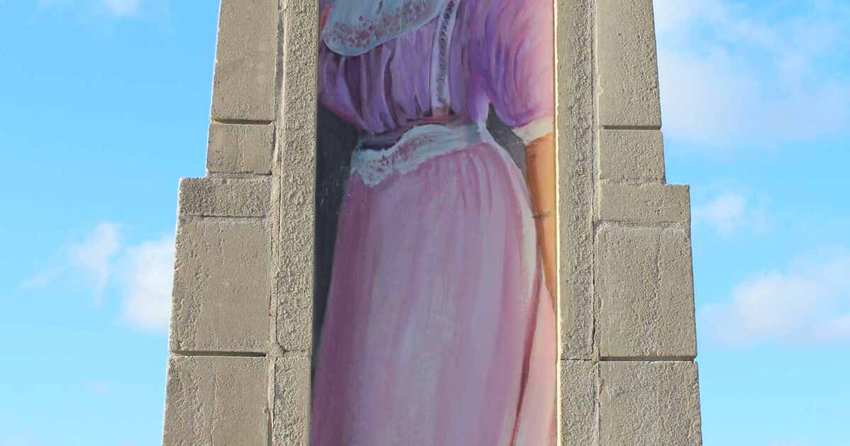 Murals of pioneers Tootie McGregor Terry and Dr. Ella Mae Piper adorn Fort Myers river basin