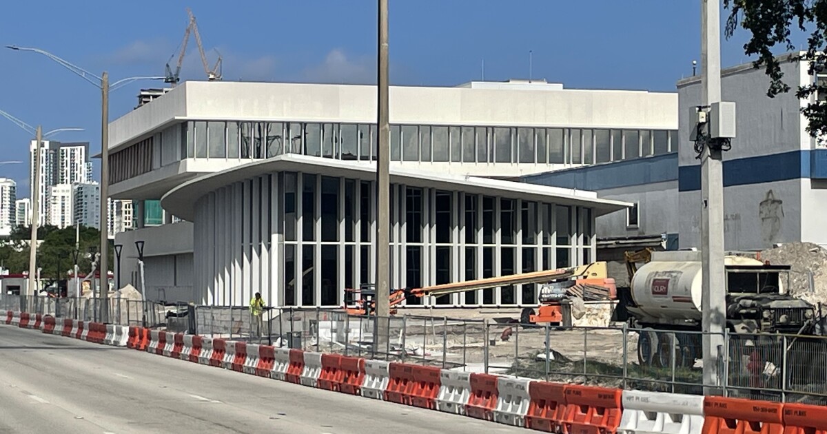 Demolition begins on Fort Lauderdale police HQ amid problems with the new one