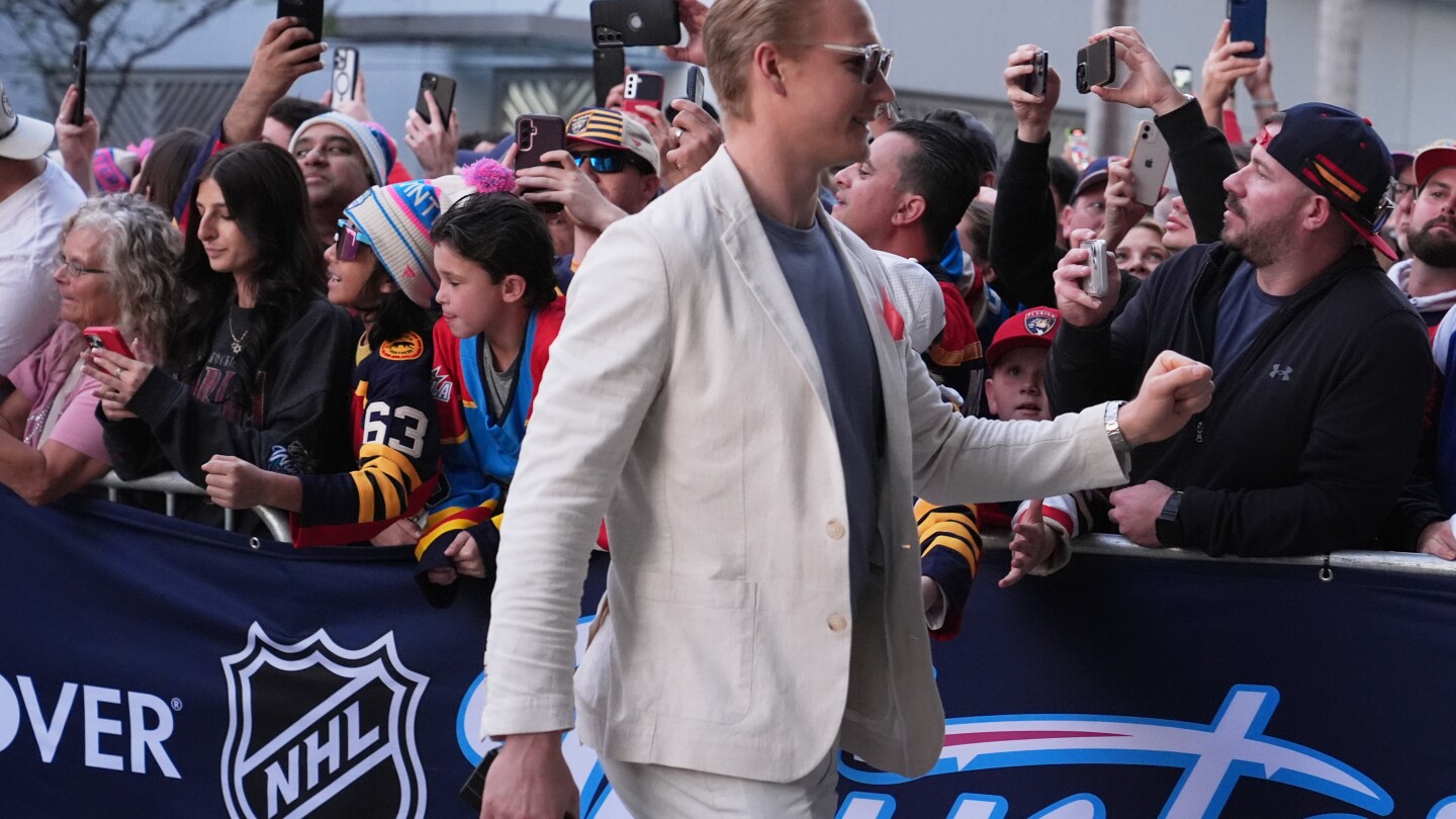 Panthers, Rangers bring 'Miami Vice' flair to Winter Classic