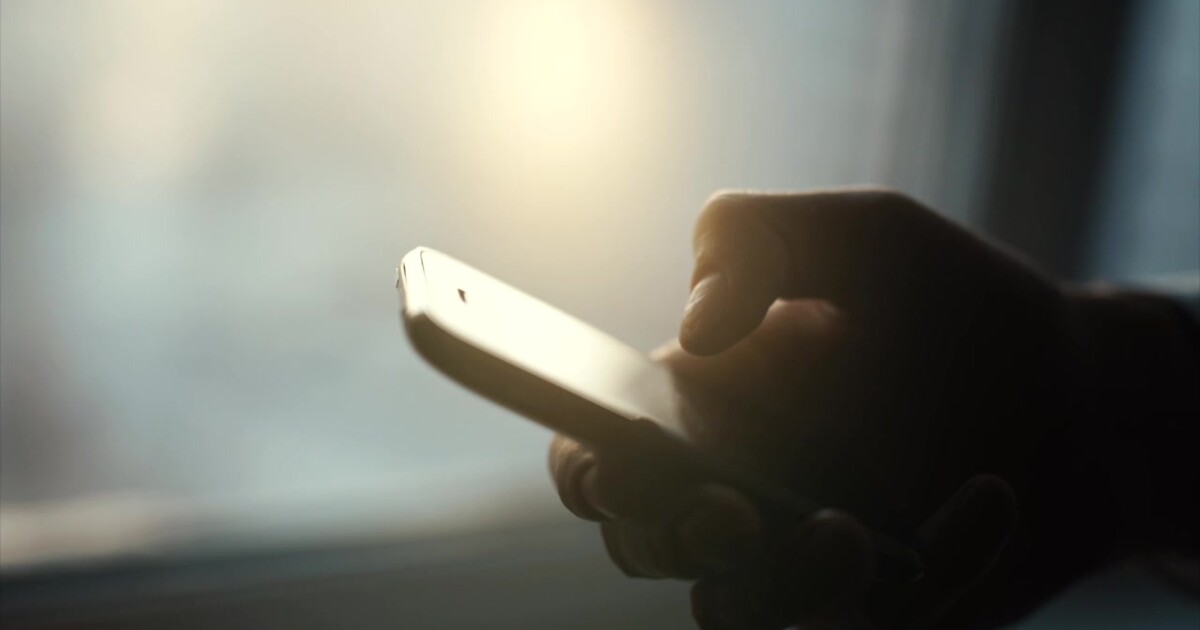 Florida lawmaker files hands-free driving bill