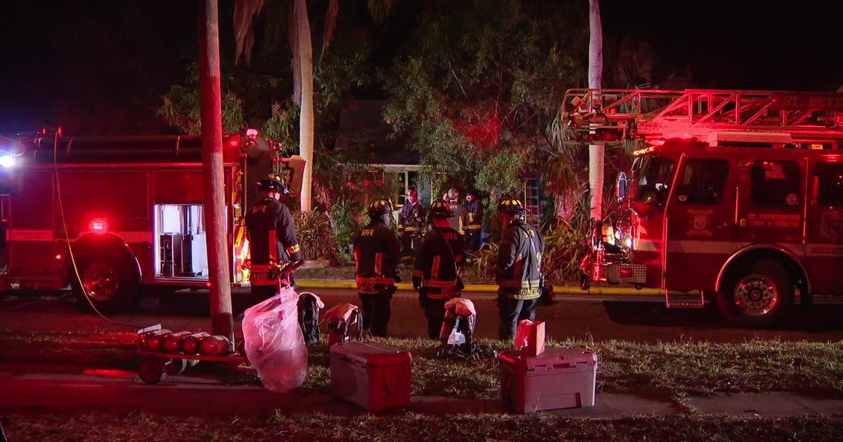 St. Pete couple evacuates burning home: SPFR