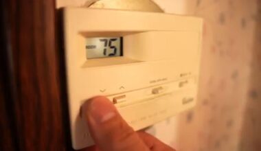 Experts share how people can stay warm and safe as frigid weather approaches South Florida