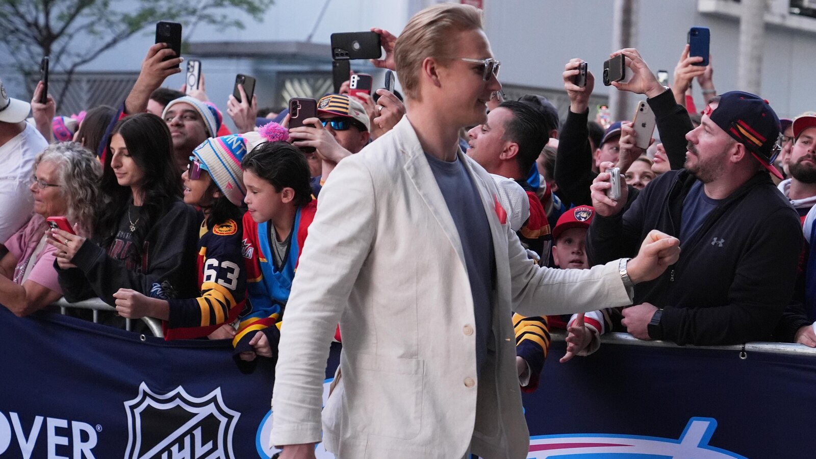 Florida Panthers and New York Rangers bring 'Miami Vice' flair to Winter Classic