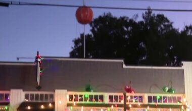 Cold temperatures greet New Year’s Eve revelers at Orlando’s Thornton Park