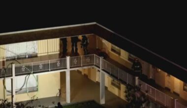 A/C unit ignites fire at apartment building in Hollywood; no injuries reported - WSVN 7News | Miami News, Weather, Sports