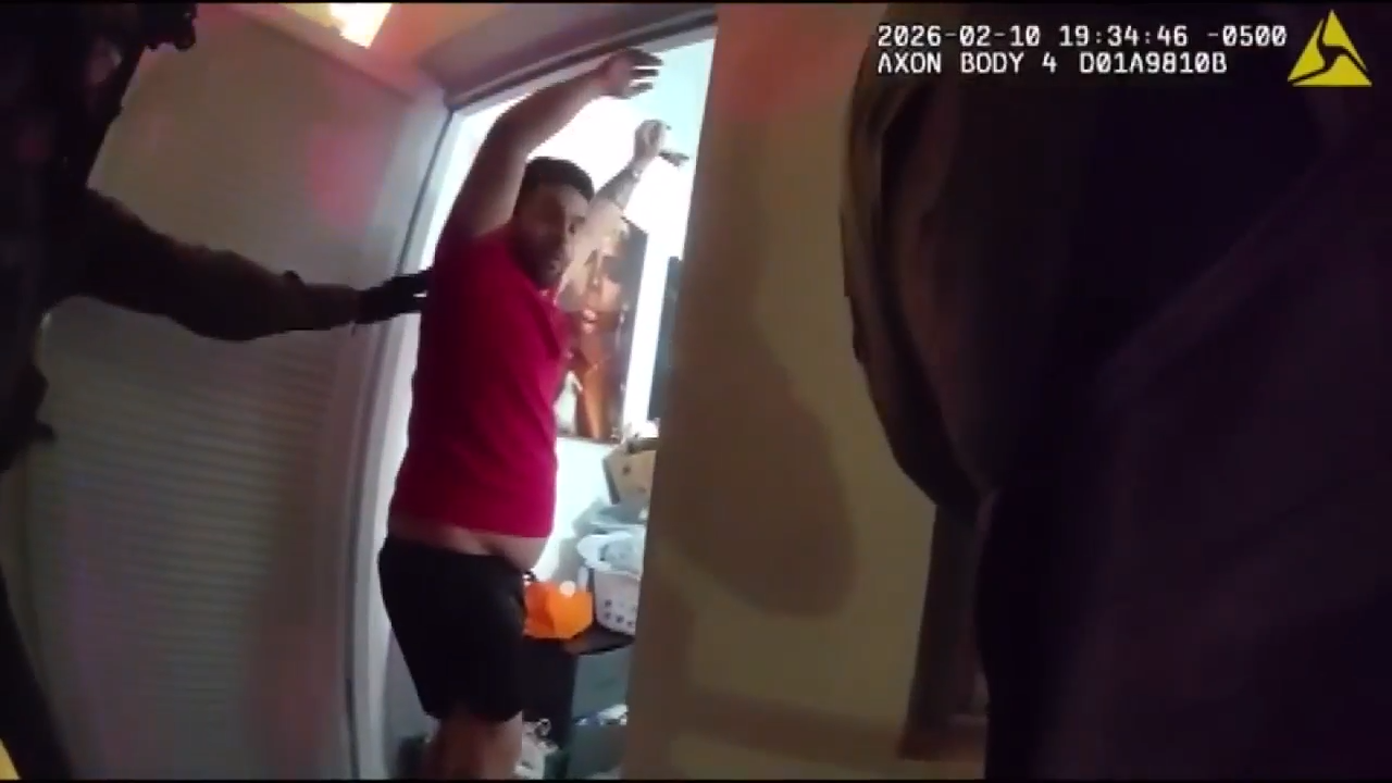 Anonymous tip lead to arrest of 2 alleged drug dealers in Miami Beach, police say - WSVN 7News | Miami News, Weather, Sports