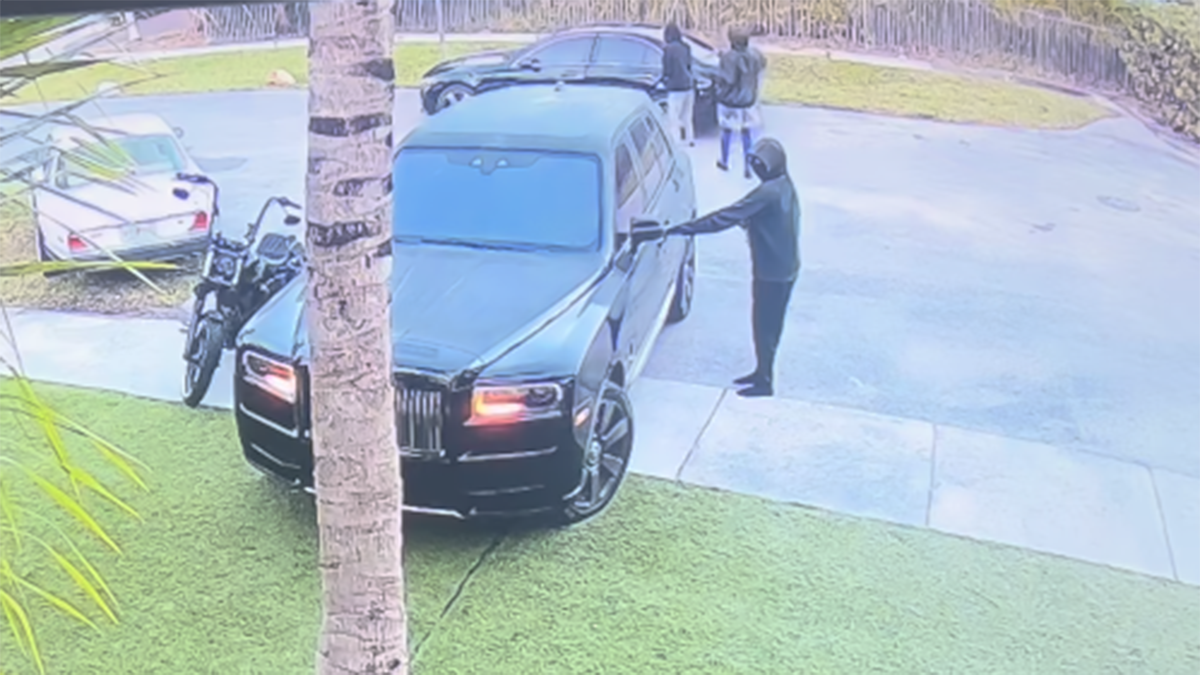 Video shows thieves stealing pricey Rolls Royce Cullinan from Miami home – NBC 6 South Florida