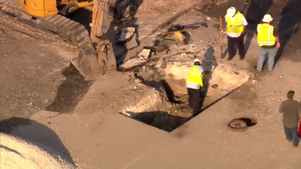 Crews fix water main break in Fort Lauderdale; 2 WB lanes on Sunrise Blvd closed for road repairs - WSVN 7News | Miami News, Weather, Sports